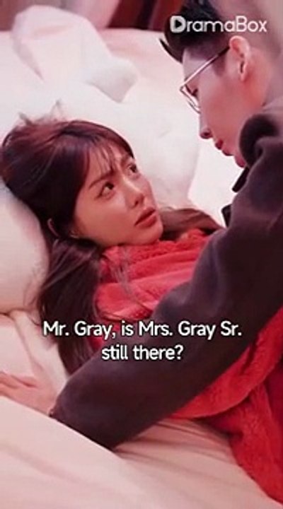 18-year-old poor girl is pregnant with sextuplets, CEO marries her, and grandma is overjoyed!