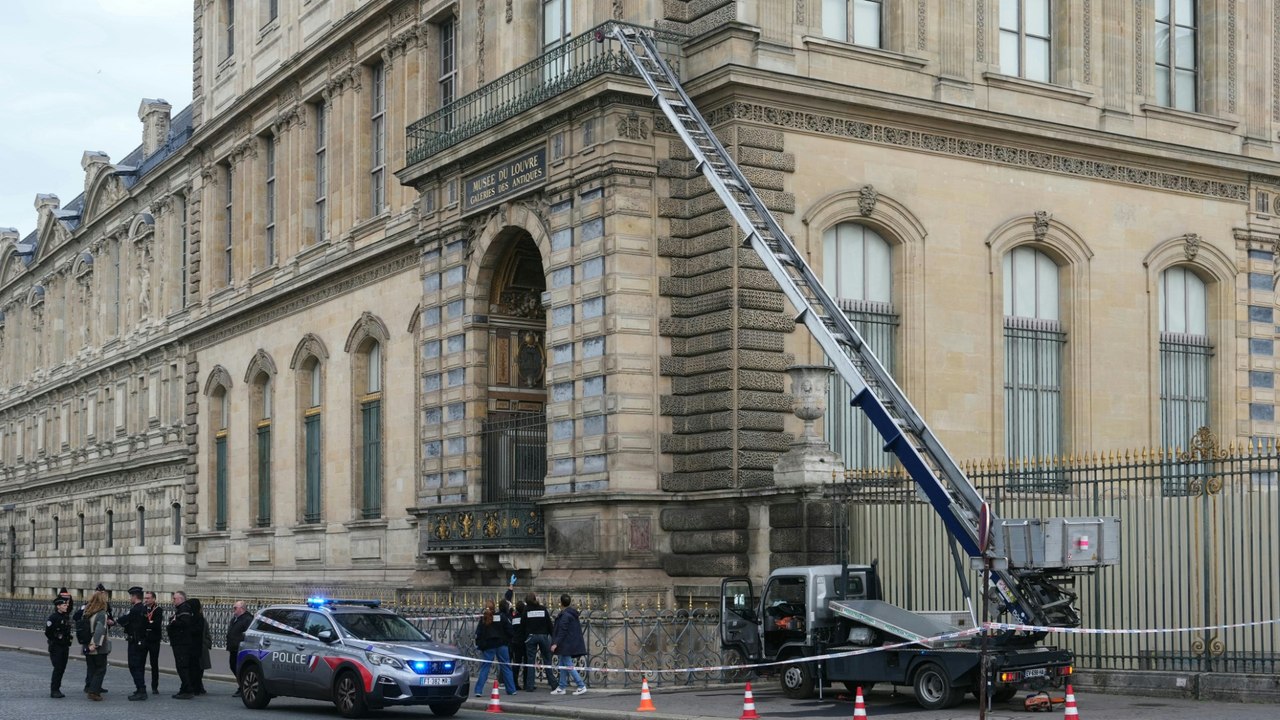 Spektakulärer Louvre-Einbruch: Acht Schmuckstücke gestohlen