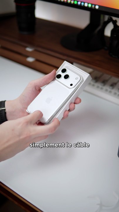 Unboxing iPhone 17 Pro