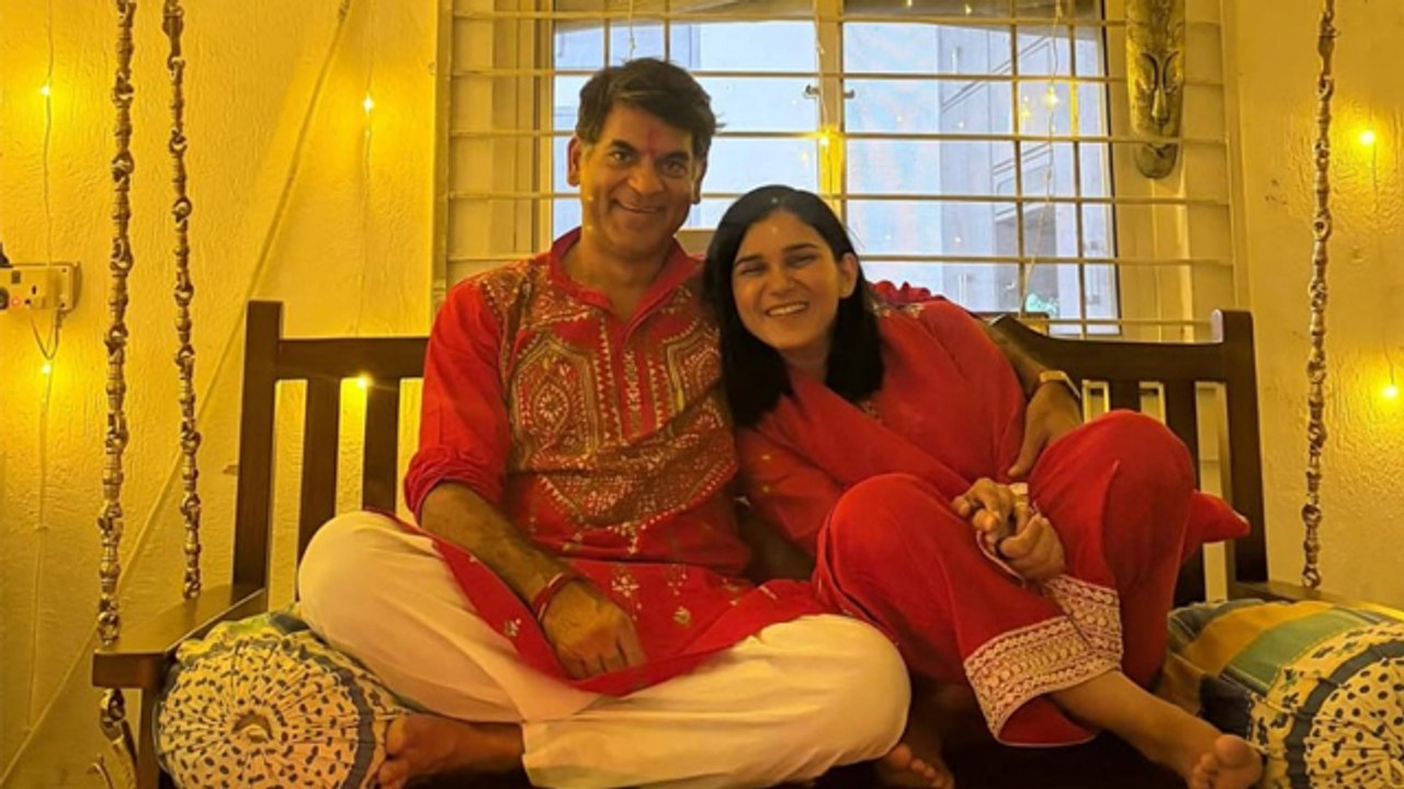 Saurabh Dwivedi Himanshi Singh की Viral Photo का सच क्या है,साथ बैठी महिला कौन | Biography | Boldsky