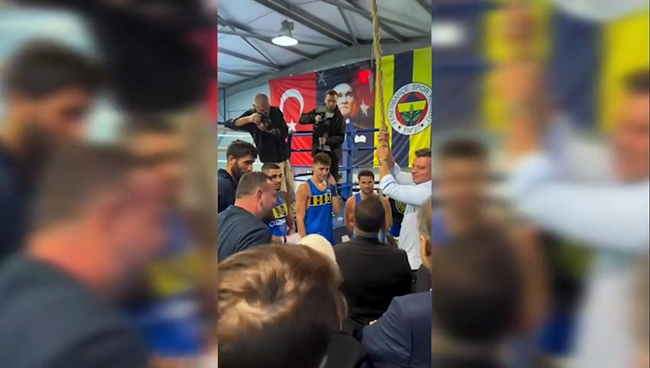 Fenerbahçe Başkanı Sadettin Saran hünerlerini sergiledi: Halata tırmandı