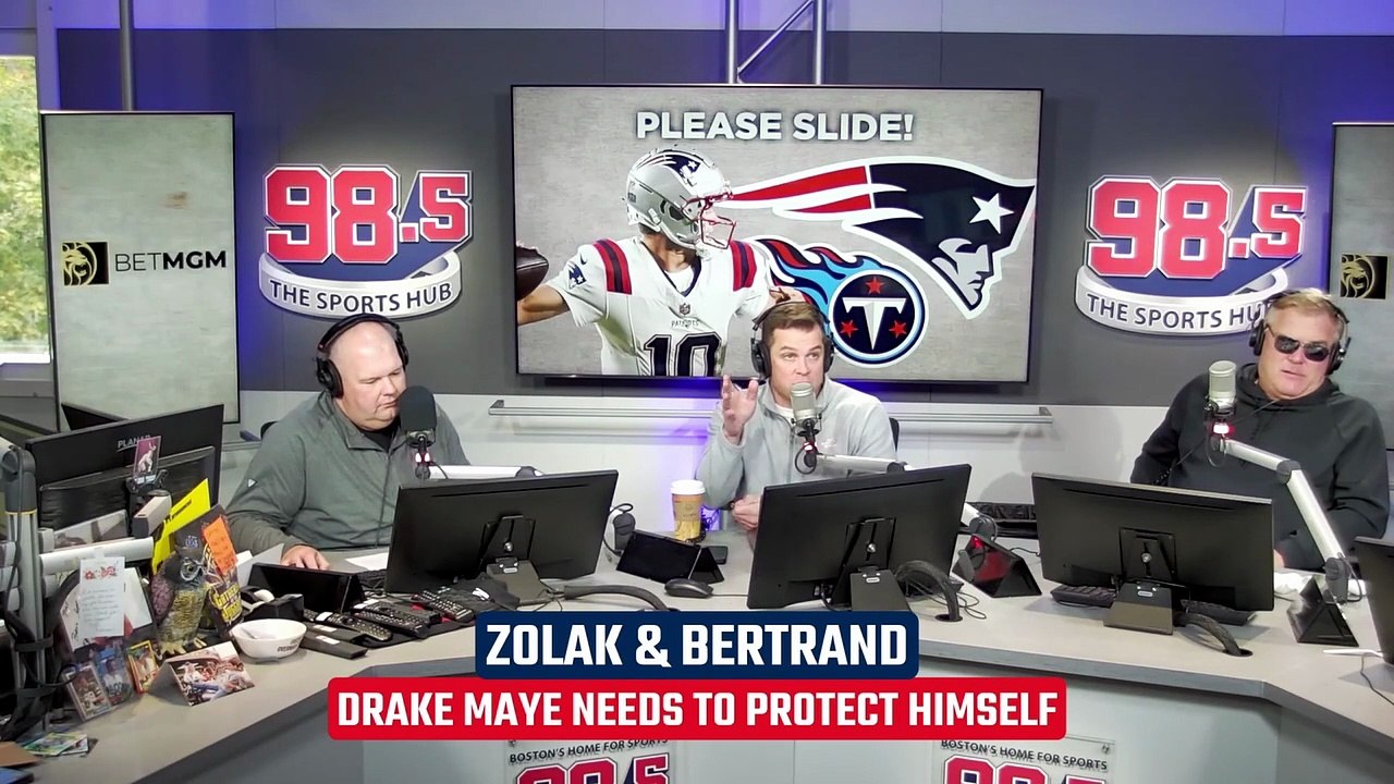 Drake Maye's Bold Moves to Protect Himself on the Field 🏈