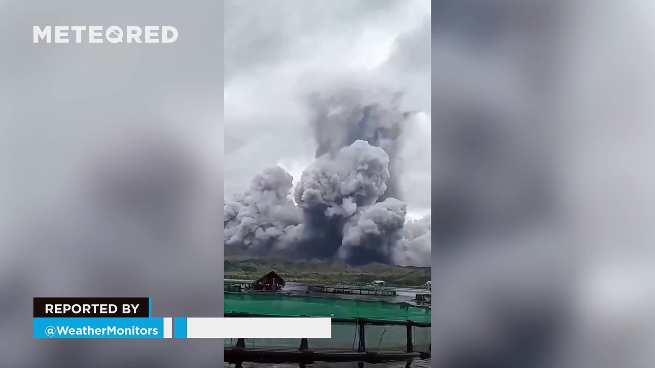 Impressive eruption of Taal Volcano, Philippines