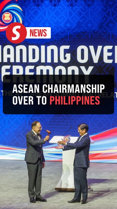 Malaysia hands Asean Chairmanship baton to the Philippines