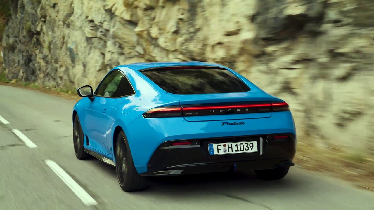 Honda’s all-new Prelude e:HEV sports coupe in Racing Blue Pearl Driving Video