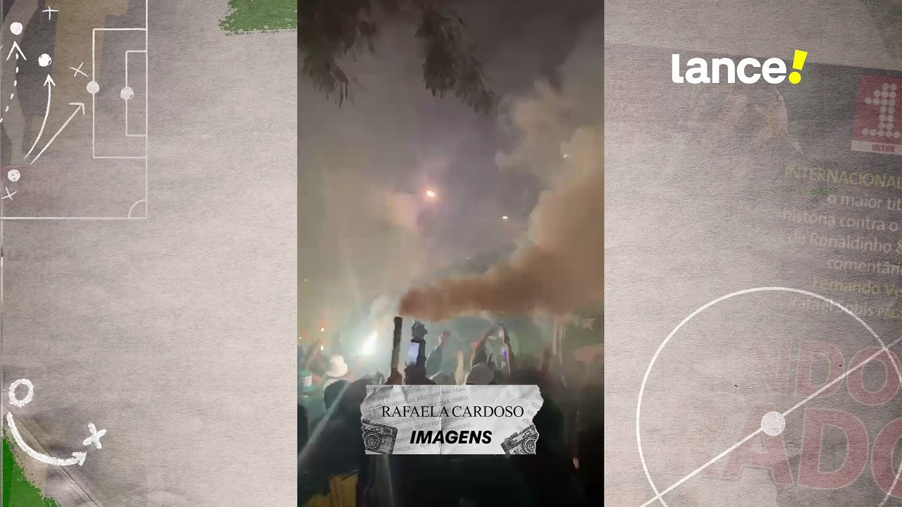 Torcida do Palmeiras prepara festa antes do jogo com a LDU