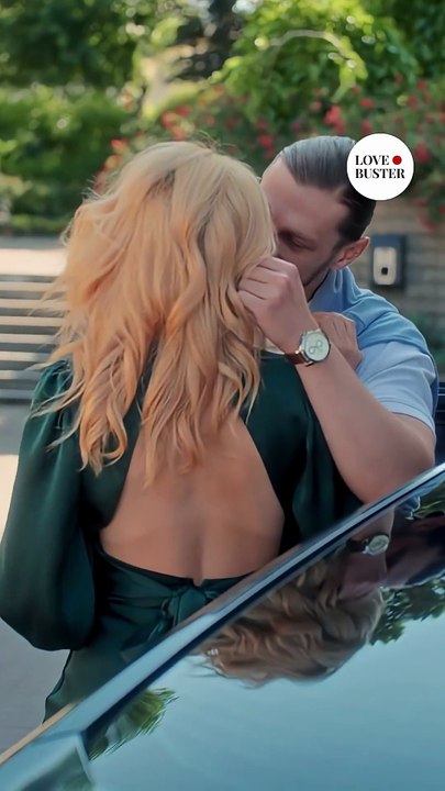 Heartwarming Surprise Proposal: Boyfriend's Romantic Gesture with His Boss 💍