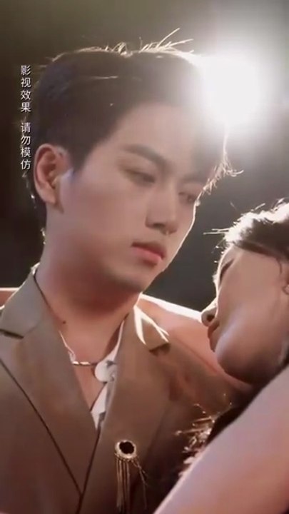 Girl leaves billionaire, marries handsome beggar, later discovers he's CEO, spoils her endlessly!