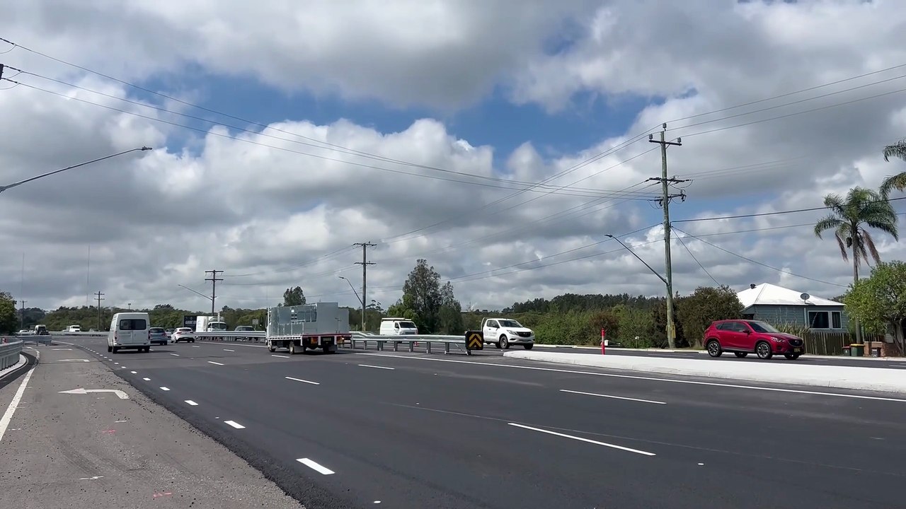 Hexham Straight widening: three southbound lanes open