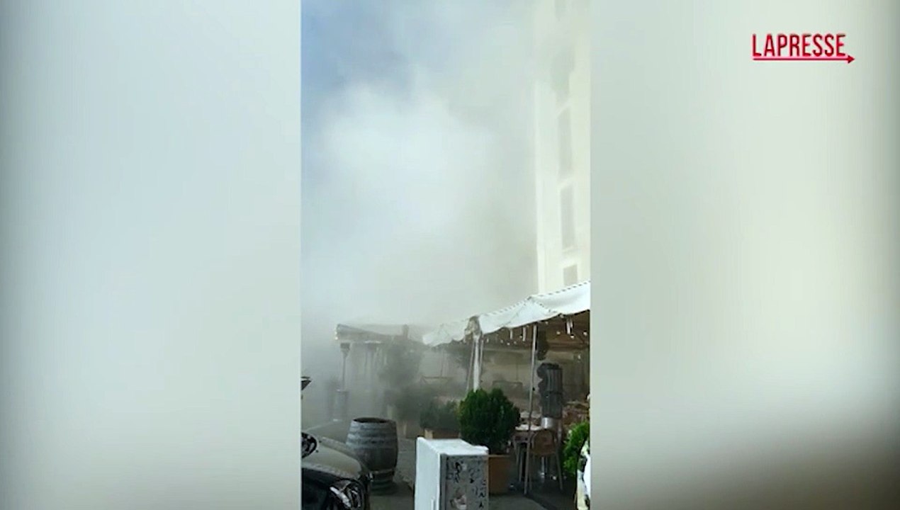 Crollo Torre dei Conti ai Fori Imperiali, le immagini da un ristorante