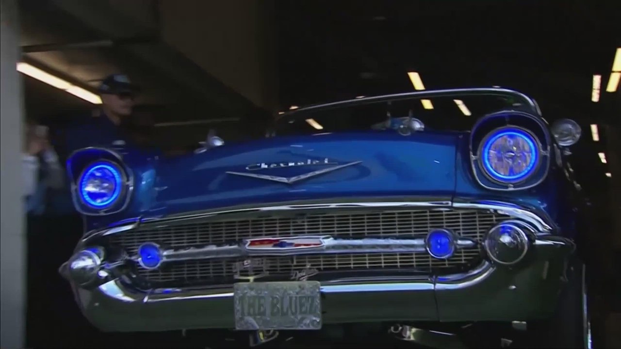 ICE CUBE Delivers Dodgers Trophy in Show-Stopping Lowrider Entrance