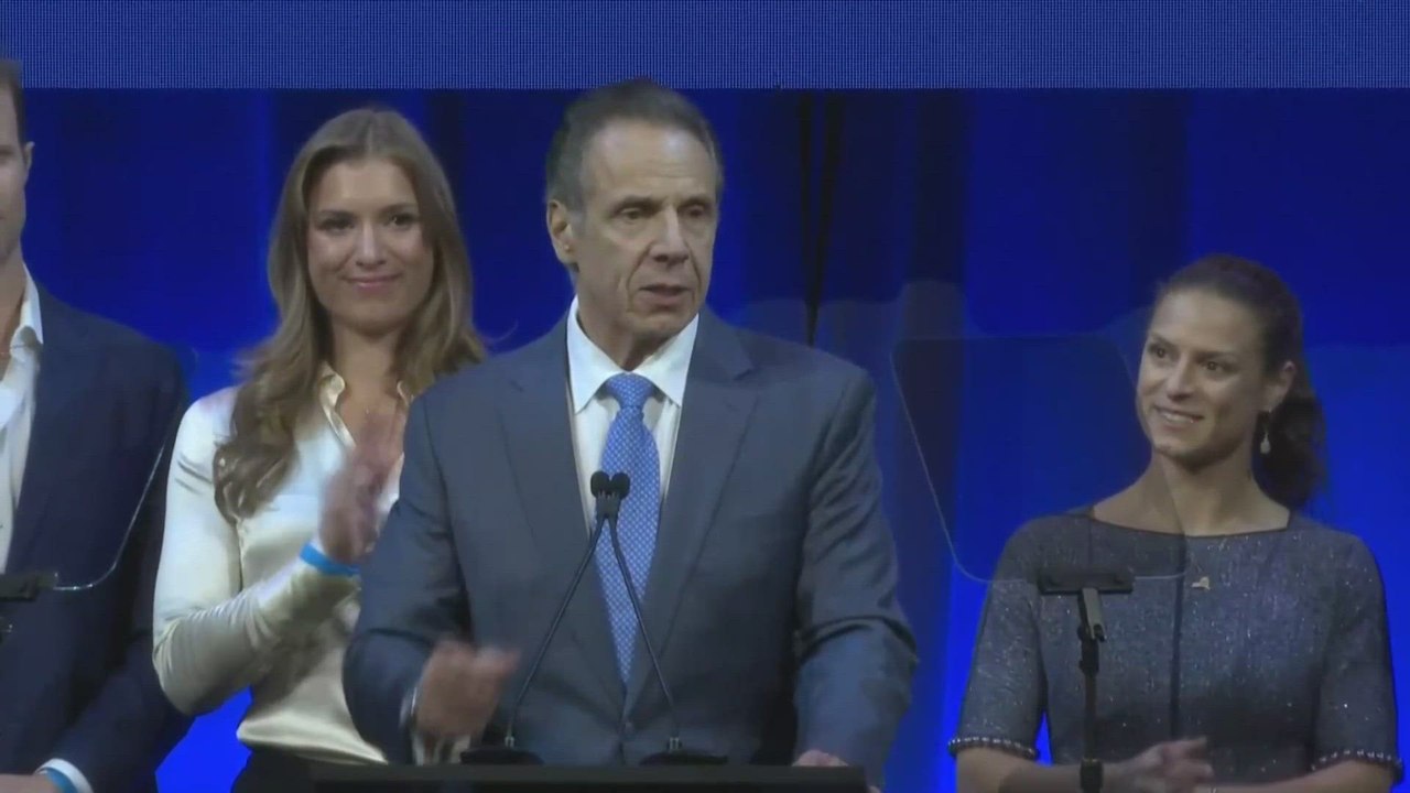 Cuomo STOPS Crowd From Booing Mamdani: “No, No… That’s Not Right!”
