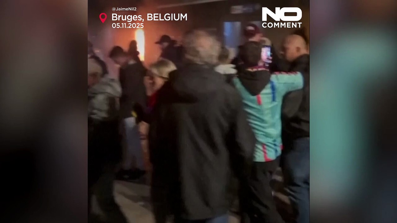 Автобус с болельщиками "Барселоны" загорелся перед матчем Лиги чемпионов в Брюгге