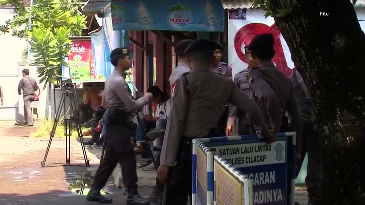 Indonesia repatriates two British nationals involved in drug cases