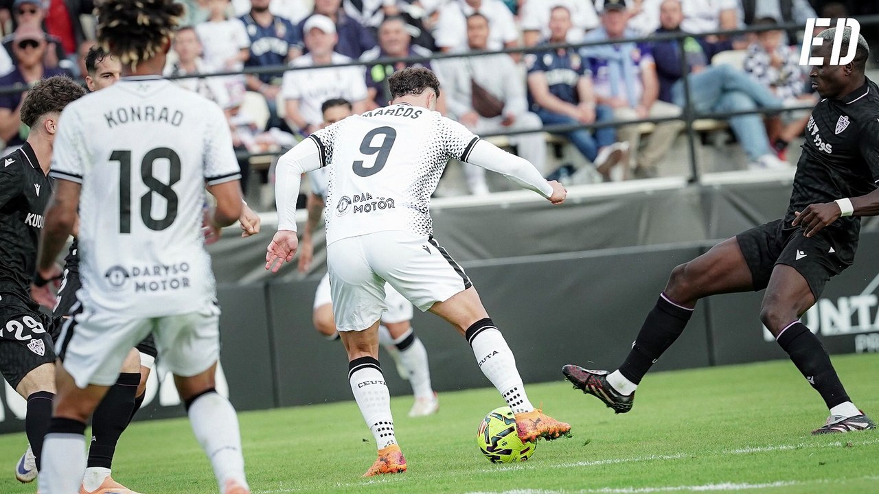 Fallece un espectador tras ser atendido durante el Ceuta - Almería de LaLiga Hypermotion