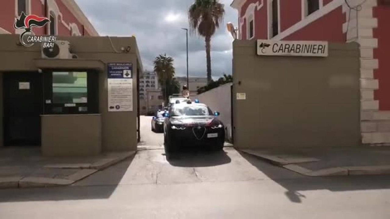 Bari, sei chili di cocaina in auto