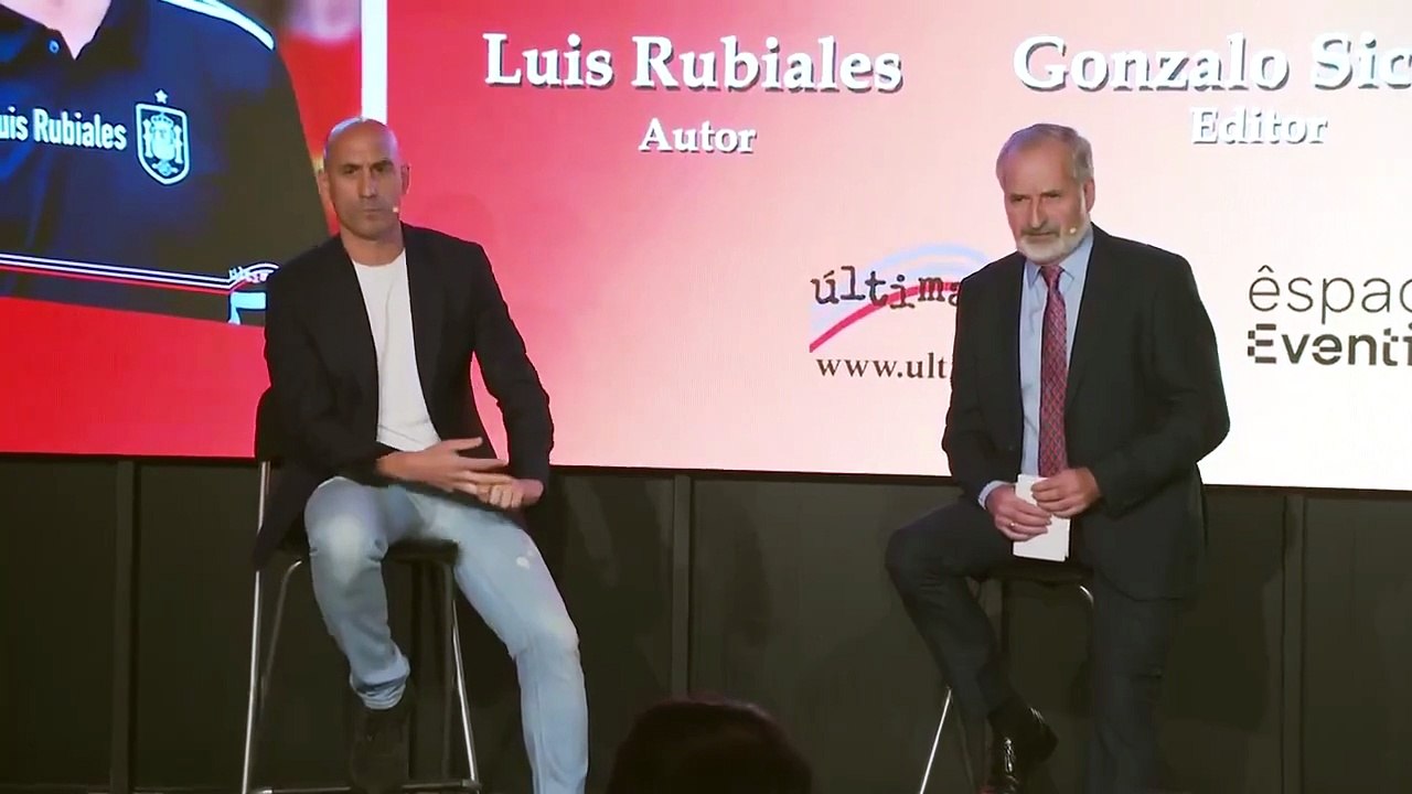 Luis Rubiales sofre tentativa de agressão com ovos 🥚