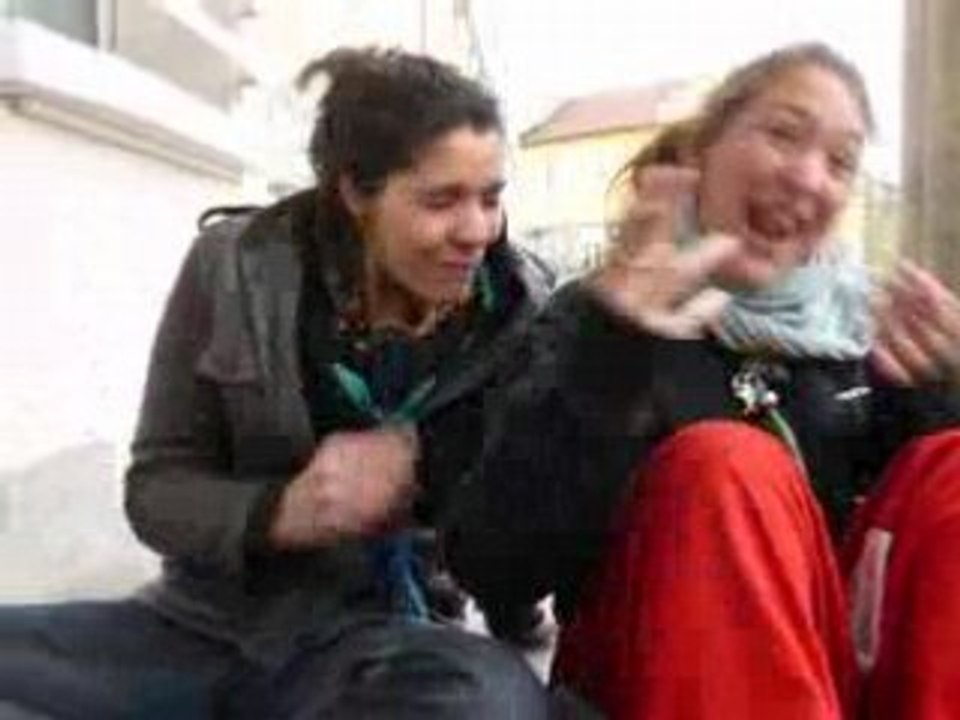 Aventuras sur les marches à délirer! 🚶‍♂️