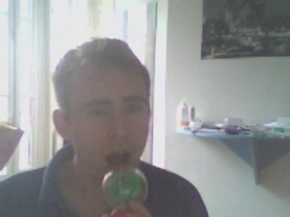 Wiwi égratigne "Hard to say i'm sorry"