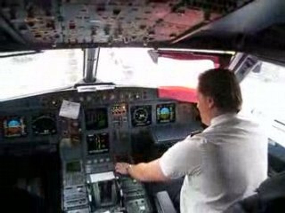 airbus a321 cockpit