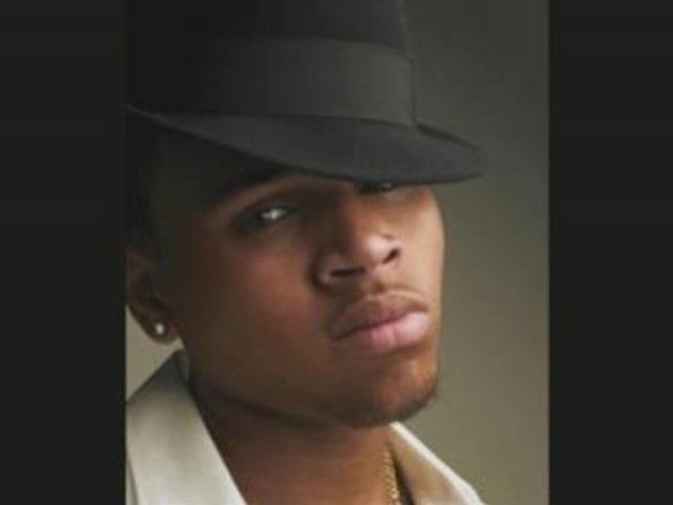 NEW !!! Chris Brown Feat Dre - Flying Solo