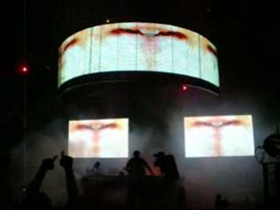 house house house ... Joachim Garraud Arzon Invasion 2008