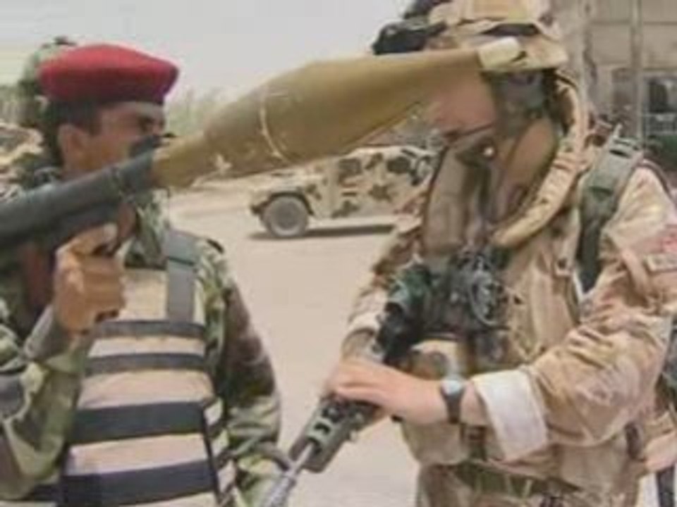 Gordon Brown on surprise visit to Iraq