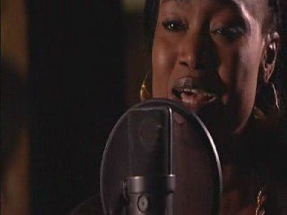 Oumou SANGARE - Sounsoumba