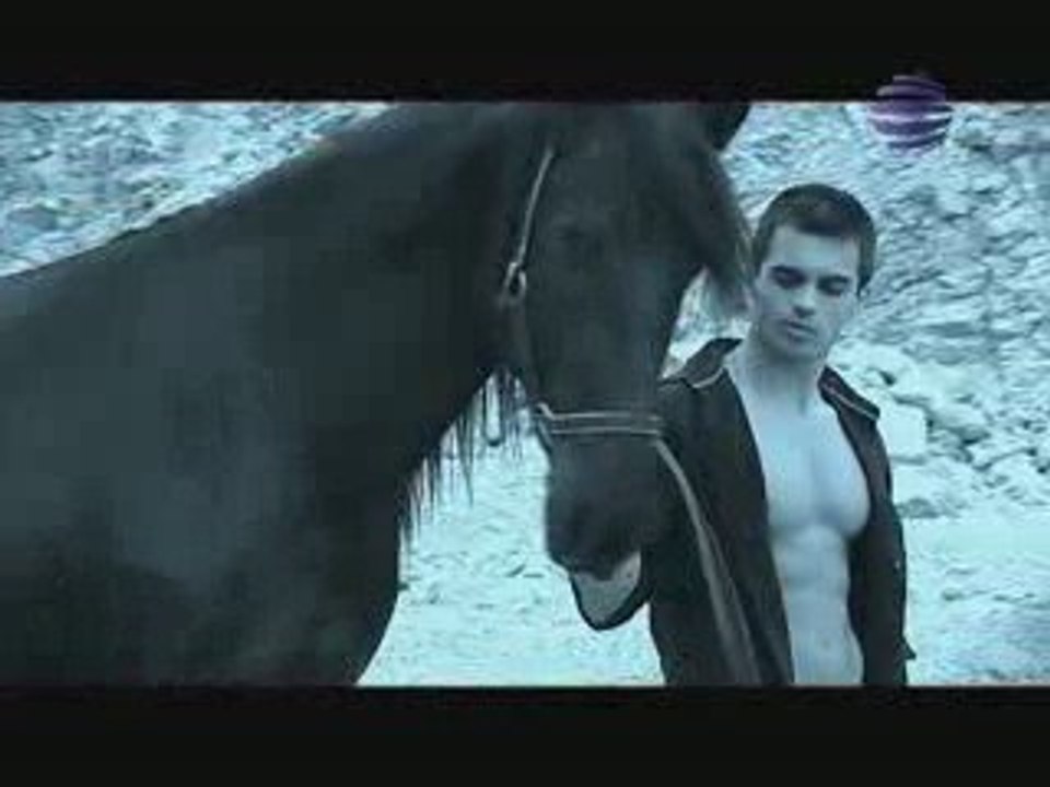 Емилия-Ти си луд