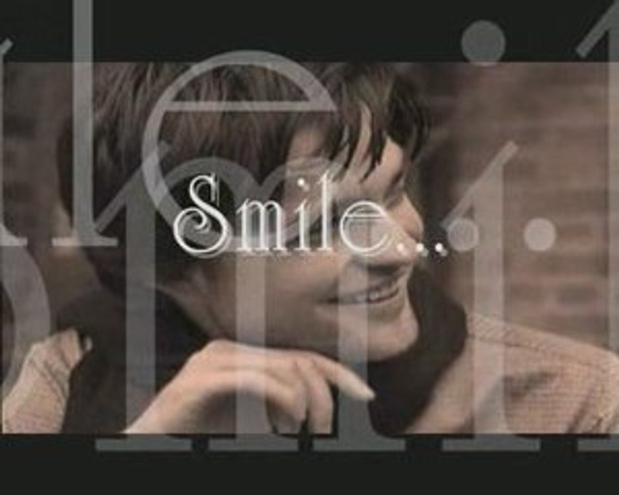 Robert Pattinson - Sorridi