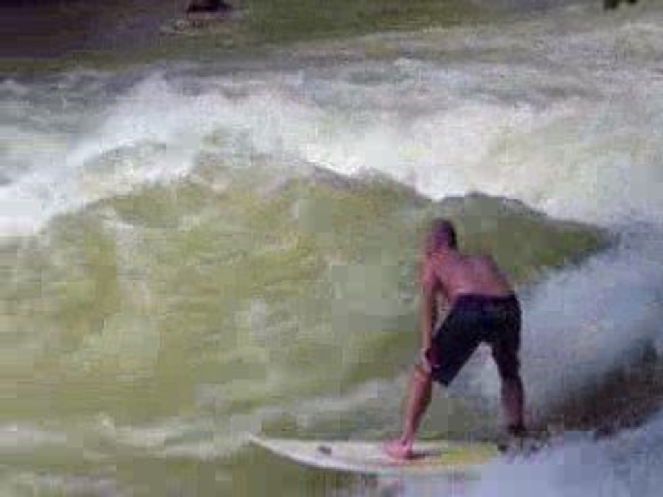 Surfeur sur l'Isar