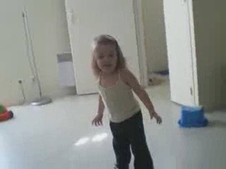 Aimée Boom Boom Pow 002