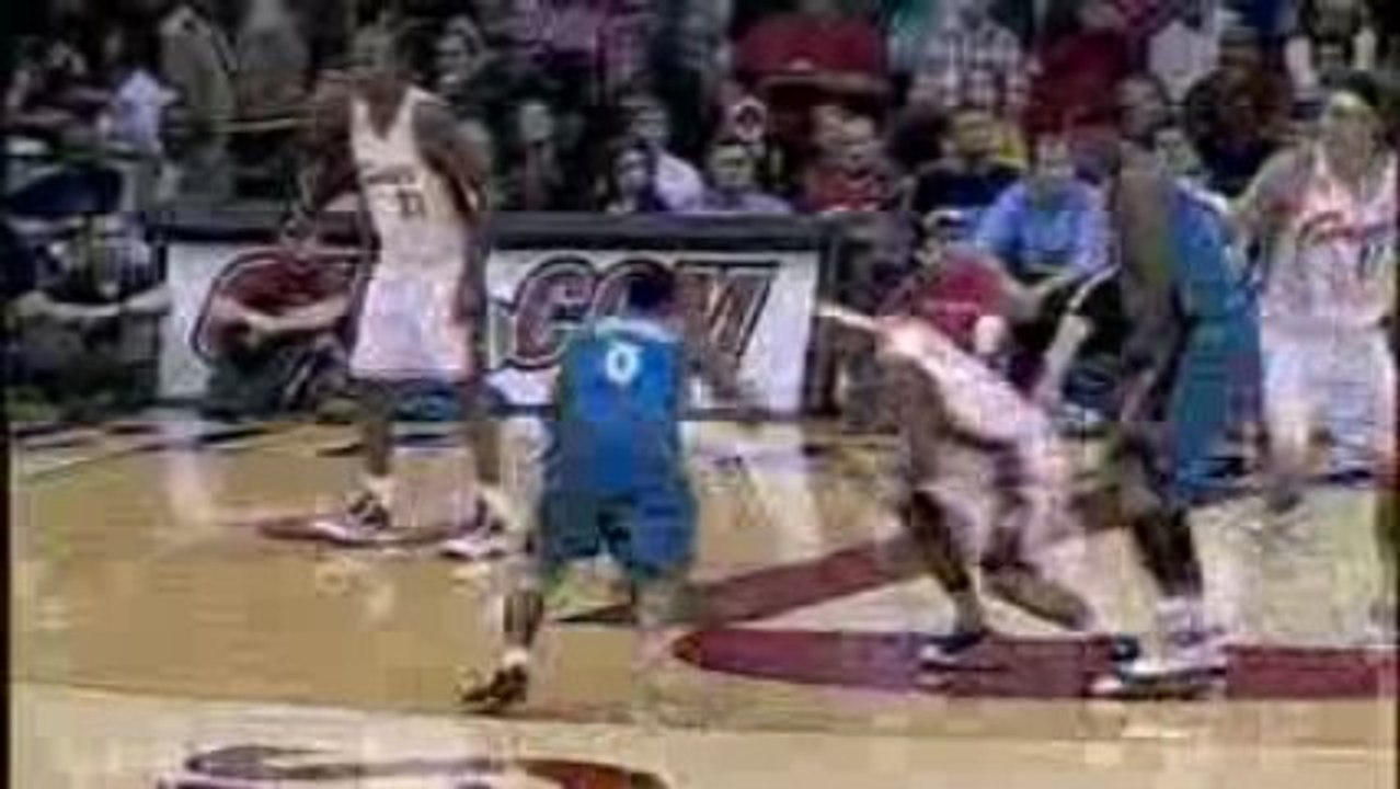 NBA Gilbert Arenas getting blocks By Shaquille O'Neal