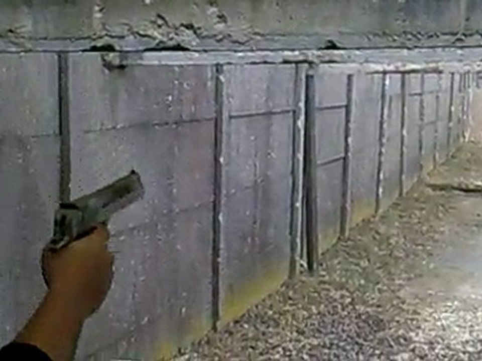 Desert Eagle .50AE: Power and Precision 🔫