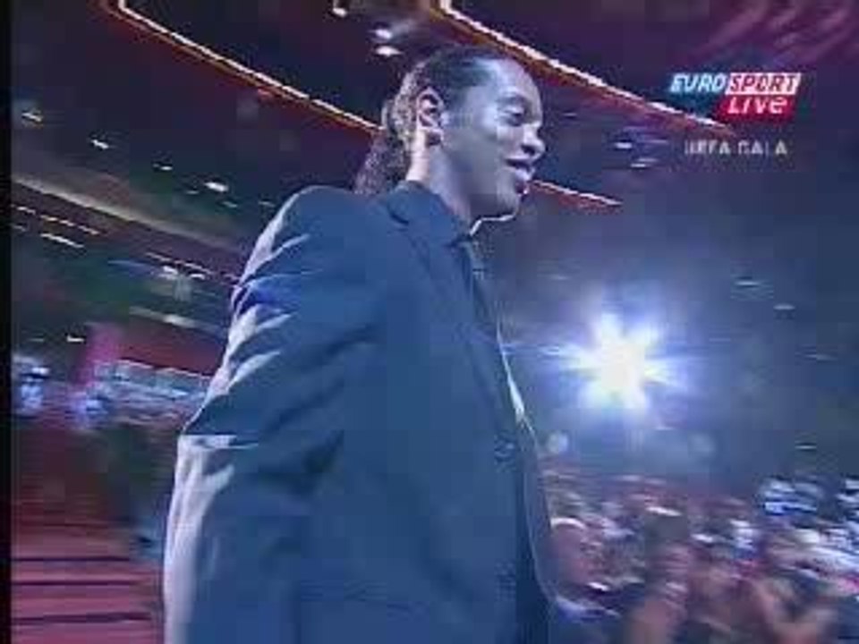 Ronaldinho Winning An Award