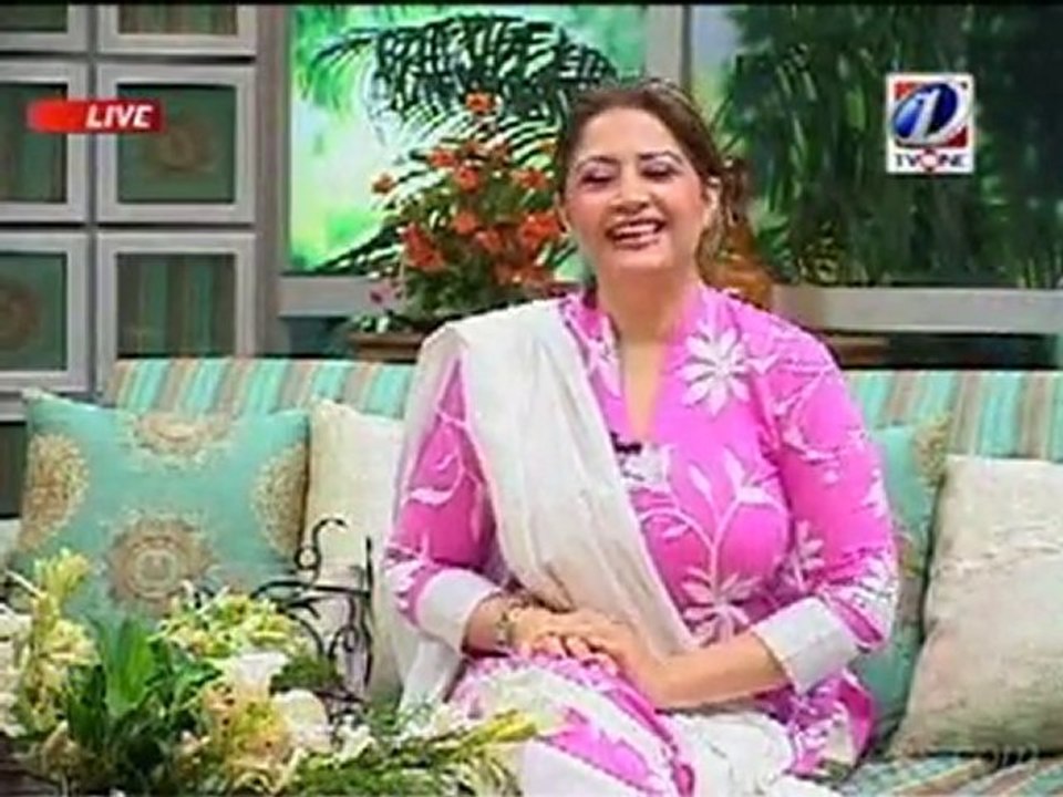 Atiqa Odho, Pink Floral Top (1 of 3)