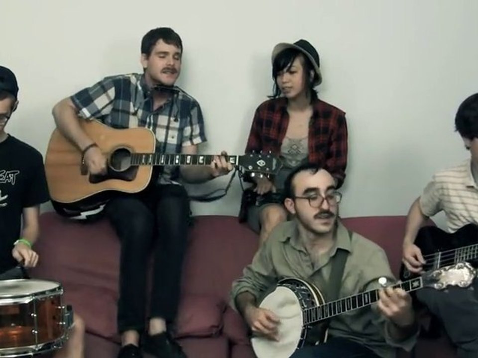 The Wild - Discover the Perfect Match of Pink Couches & Exciting New Releases 🦁