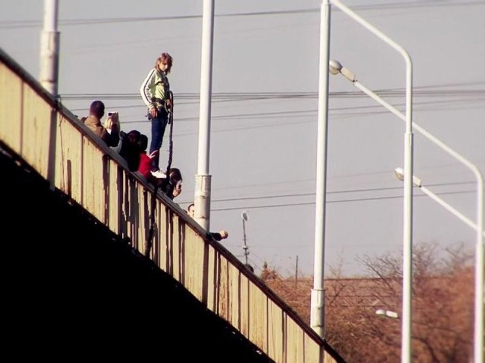 31 октября 2010г - Дима и Лена - прыжки с моста