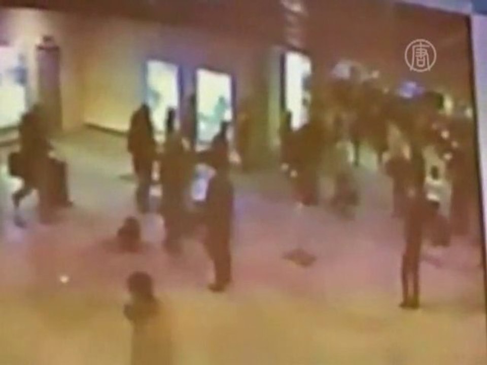 БК: Видео взрыва в Домодедово с камеры наблюдения