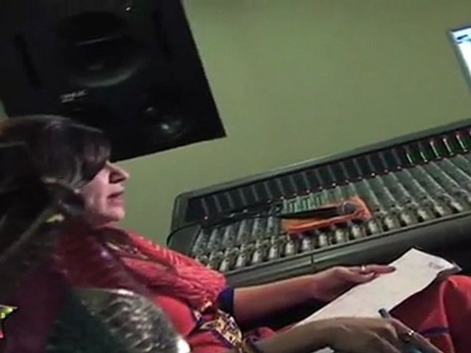 Alka Yagnik Records New Song 🎶