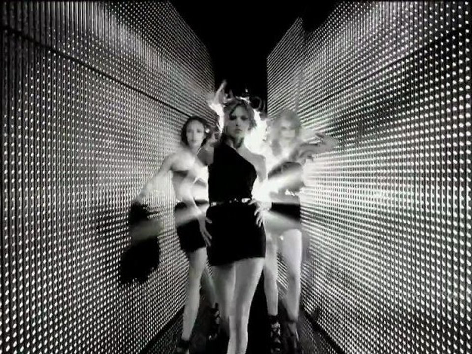 Publicité HD - "Fan di FENDI" by Fendi (2010)