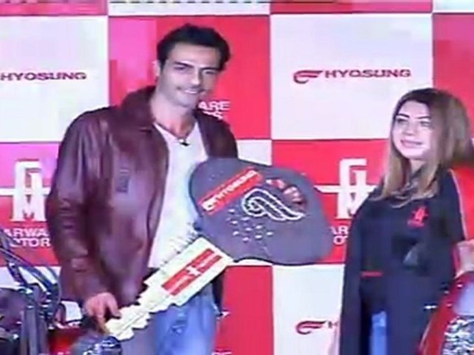 Arjun Rampal News & Updates 🎬