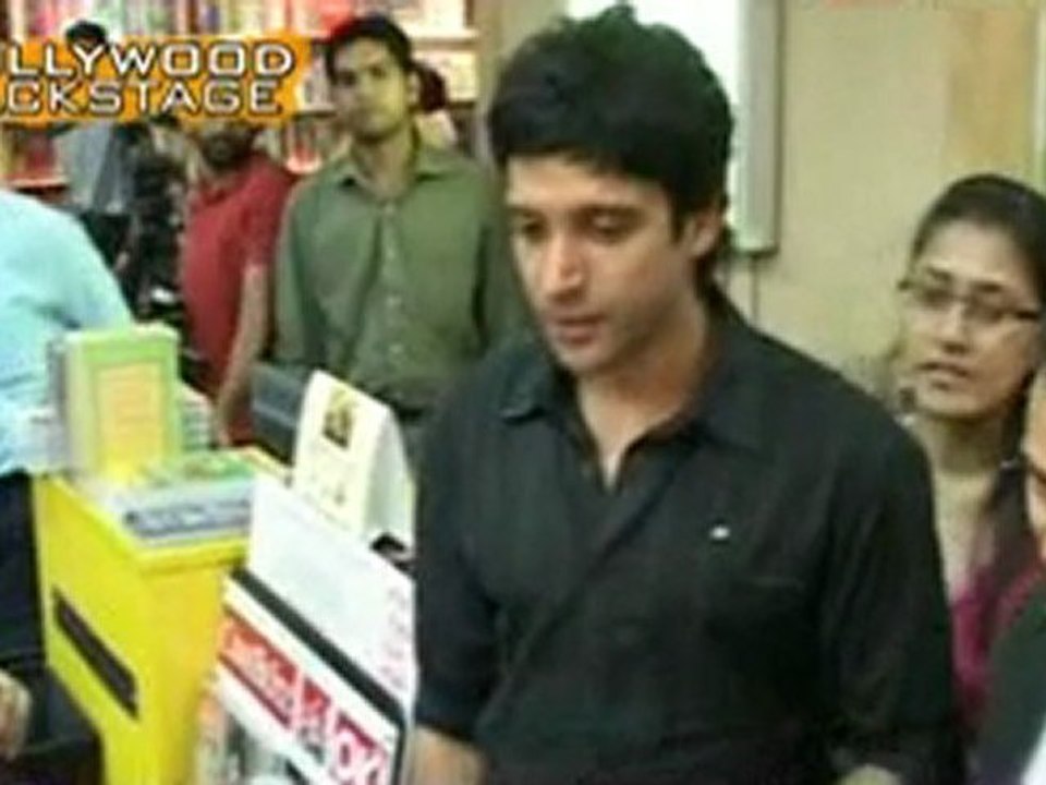 Farhan Akhtar DATES his assistant!