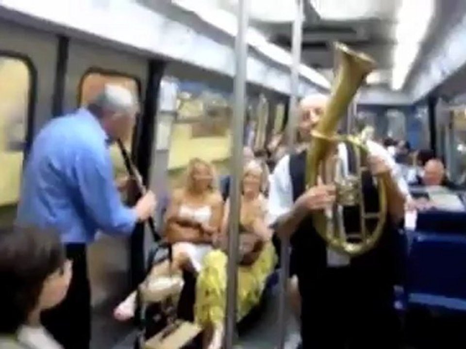 В парижском метро