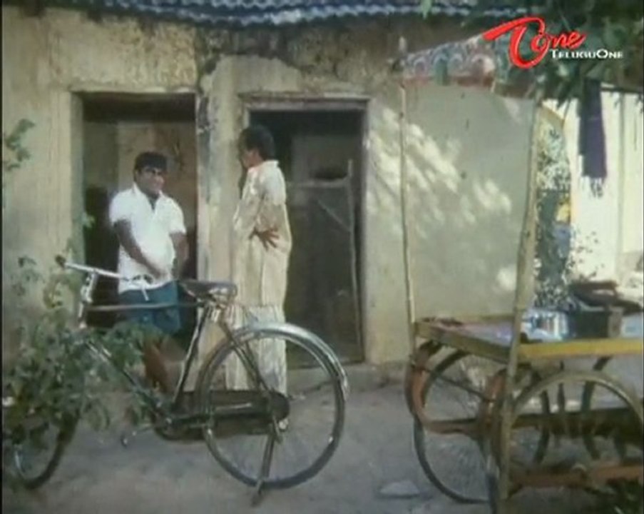 Babu Mohan Beaten Black & Blue - Comedy Scene