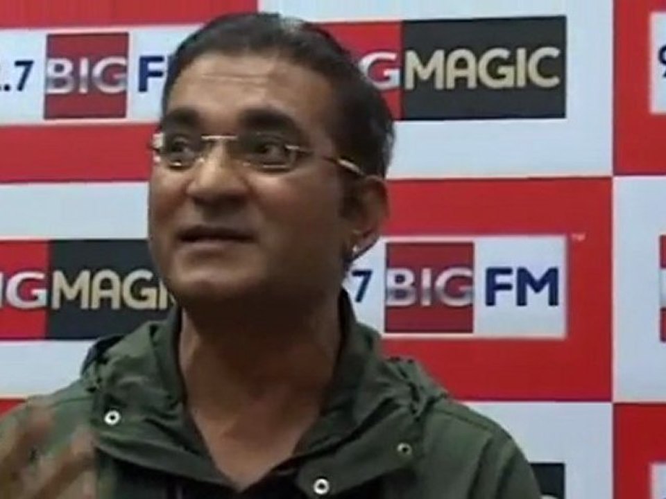 Shocking Abhijeet INSULTS singers!
