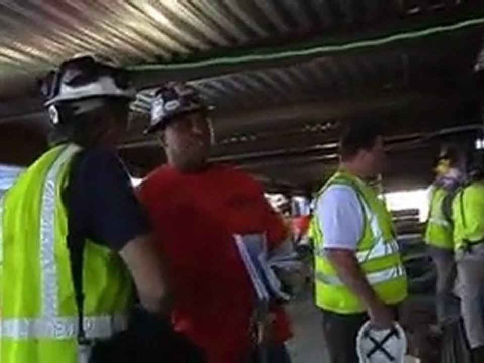 Artist captures spirit of  9-11 "REBUILDING"