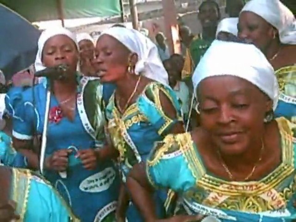 Louanges à Marie par  les mama EM de Matadi