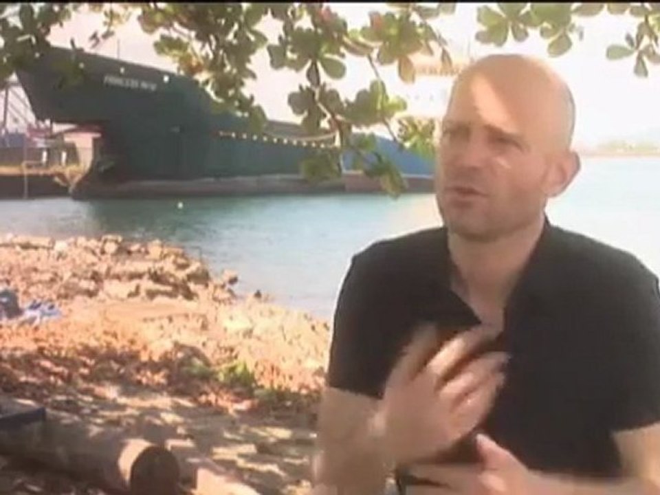 Quantum of Solace Newswrap 3