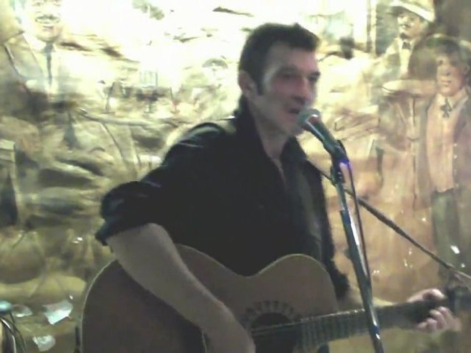 VEINIO CHANTE MAMA  MAMA